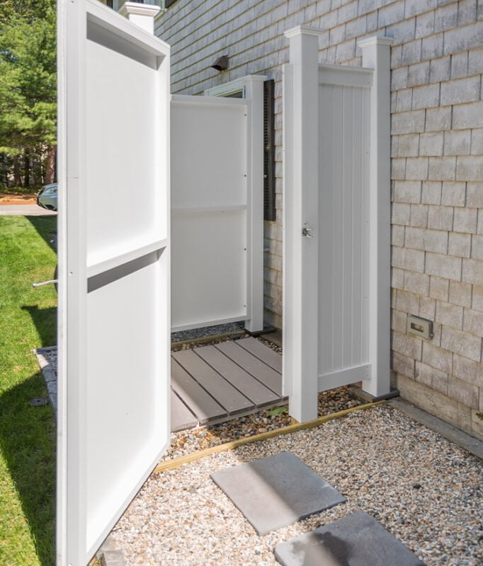 outdoor shower enclosure ideas for your backyard